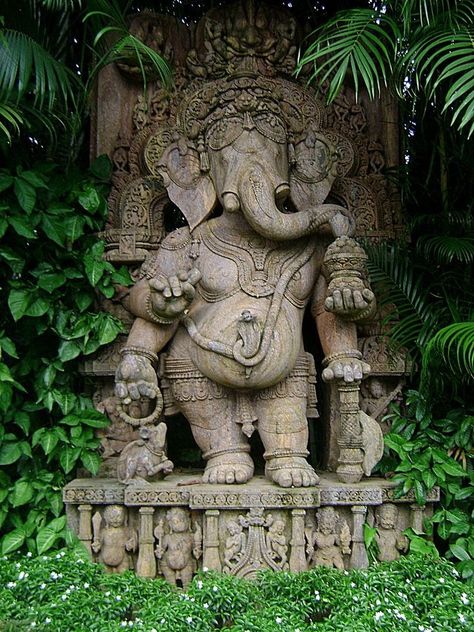 Garden Ideas Vegetable, Photo Japon, Arte Ganesha, Sri Ganesh, Ganesh Wallpaper, Ganesh Statue, Shri Ganesh, Indian Sculpture, Ganesh Art