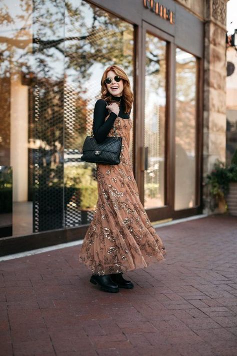 Maxi Dress With Turtleneck Underneath, Black Turtleneck Under Dress, How To Style Turtle Neck Dress, Turtle Neck Under Dress Outfit, Turtle Neck Under Dress, Turtle Neck And Dress, Turtleneck Under Dress Outfit, Dress With Turtleneck Underneath, Dress Over Turtleneck