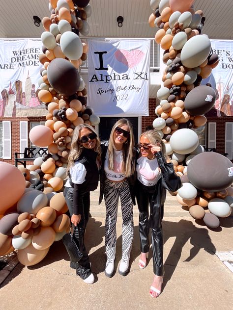 Alpha Xi Delta Bid Day Themes, New York Theme, Welcome To New York, Bid Day Themes, Alpha Xi Delta, Alpha Xi, Bid Day, Sorority, New York