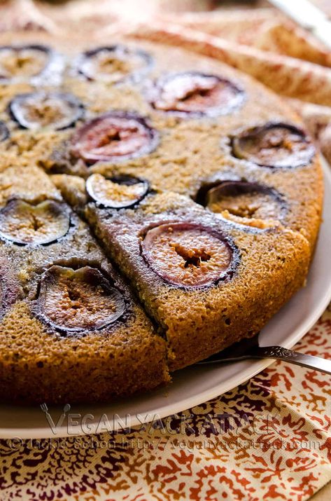 Vanilla Fig Cake - Soy-free | Nut-free - Vegan Yack Attack Fig Cake Recipe, Fig Dessert, Granola Parfait, Fig Cake, Fruity Cake, Fig Recipes, Vegan Cake Recipes, Cake Vegan, Tea Time Snacks