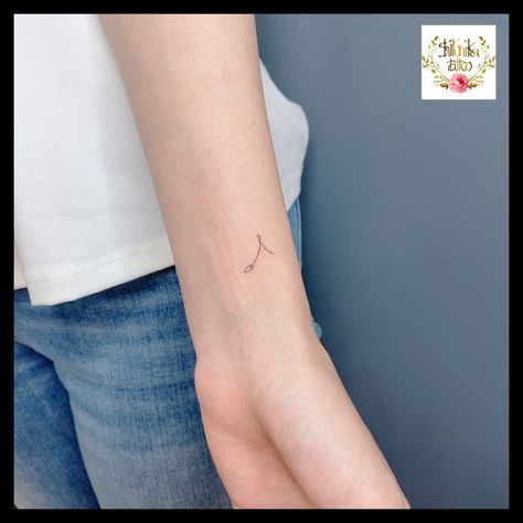 #smalltattoo #vegantattoo #vegan #veganink #tinytattoo #vegansymbol Vegan Symbol Tattoo, Vegan Tattoo Minimalist, Vegan Symbol, Vegan Tattoo, Symbol Tattoos, Minimalist Tattoos, Word Tattoos, Minimalist Tattoo, Tiny Tattoos