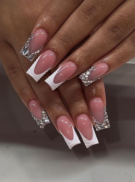 Baddie Nail Inspo Acrylic, Baddie Nails With Rhinestones, Birthday Nails Silver, Long Nail Inspo Baddie, Italy Nails, Classy Baddie Nails, Nails With Rhinestones, Bling Nail Art, Classy Baddie