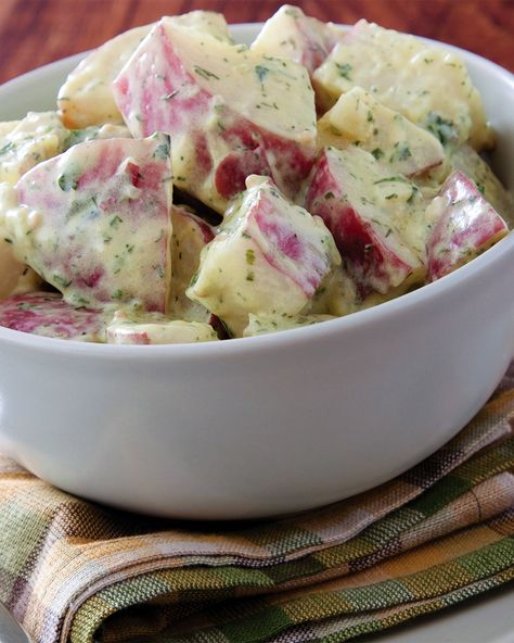 Bianchini's Market's own delicious recipe for German-Style Potato Salad. Potato Reset, Blue Cheese Potato Salad, Red Potato Salad Recipe, Metabolism Reset, Light Side Dishes, Red Potato Salad, Potato Salad Healthy, Cookout Side Dishes, Potato Salad With Egg