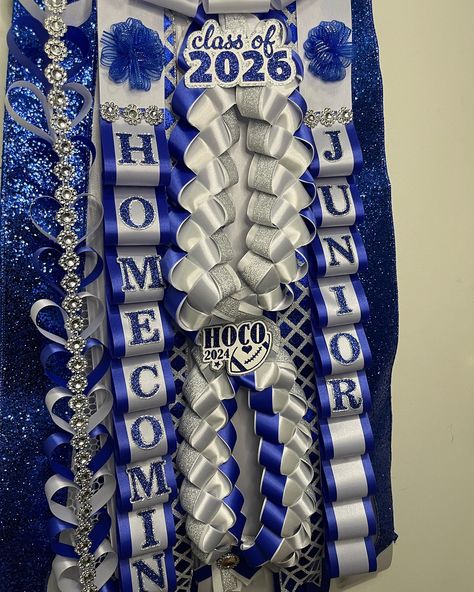 More homecoming mums 🐾 We are fully booked for homecoming mums for this year 🥰💓 #homecomingmums #hoco2024 #homecomingmuminspo #senior2024 White And Silver Homecoming Mum, Homecoming Mums White And Silver, Mesh Tube Homecoming Mum, Hoco Mum Chains, Homecoming Mum Name Chain, Fully Booked, Homecoming Mums, Homecoming, Books