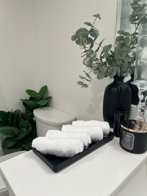 Restroom Aesthetic, Bathroom Hand Towels Display, Luxurious Apartment, Bathroom Aesthetics, Black And White Bathroom, Hand Towels Bathroom, Aesthetic Ideas, Black Bathroom, White Bathroom