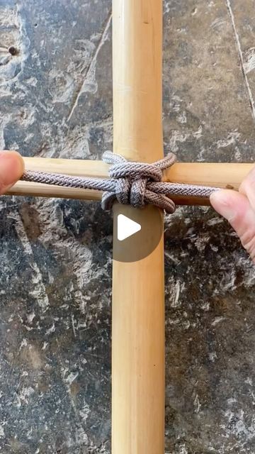 Animated Knots, Easy Diy Fashion, Tying Knots, Knot Tying, Diy Outdoor Furniture Plans, Diy Home Cleaning, Rope Knots, Diy Backyard Landscaping, Tie Shoelaces