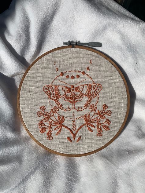 Hand embroidered rust colored moth in 6" antique hoop. Lunar Moth Embroidery, Finished Embroidery Projects, Witchy Activities, Embroidery Moth, Goth Embroidery, Embroidered Moth, Moth Embroidery, Pottery Patterns, Clothes Embroidery Diy