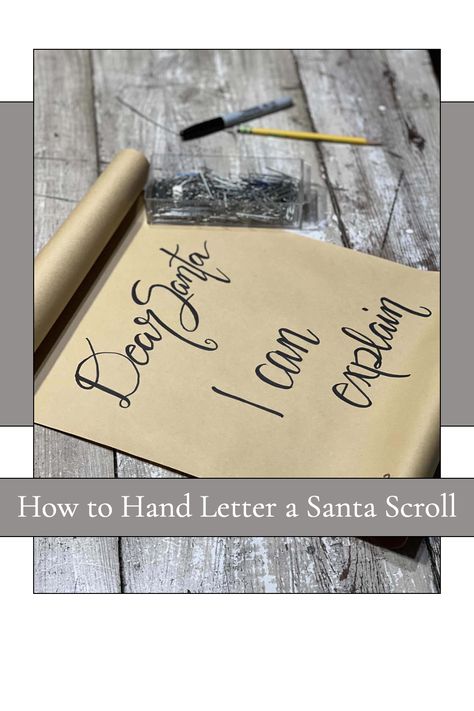 You can always find paper and a marker, but that doesn't mean you are going to come up with something cute! Let me give you a few tips about hand lettering! From one beginner to another! Vintage Christmas Sign, Christmas Signs Diy, Paper List, Santa's Nice List, Santa List, Diy Santa, Santa Crafts, Christmas Stencils, Diy Letters