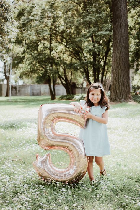 Girl 5th Birthday Photoshooting Ideas, Birthday Photoshoot 5 Year, Three Year Old Birthday Photo Shoot, Five Year Old Photo Shoot, 5 Year Photoshoot Ideas, 5th Birthday Photoshoot Ideas, 5th Birthday Photoshoot, Kids Birthday Pictures, Vallejo California