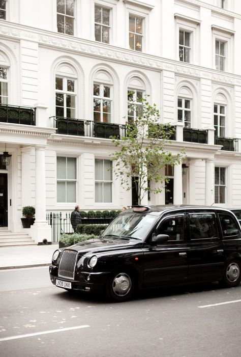 A First-Timers Guide to London London Black Cab, London Cab, Darling Magazine, Soho Hotel, London Taxi, Black Cab, London Guide, London Townhouse, London Summer