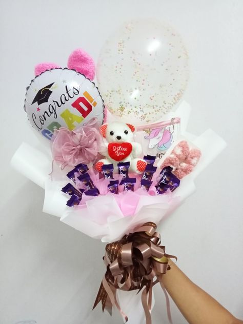 Girl theme bouquet gift Kindergarten Graduation Bouquet, Gifts Bouquet, Graduation Bouquet, Bouquet Gift, Gift Bouquet, Kindergarten Graduation, Girl Themes, Alphabet Preschool, Bouquets