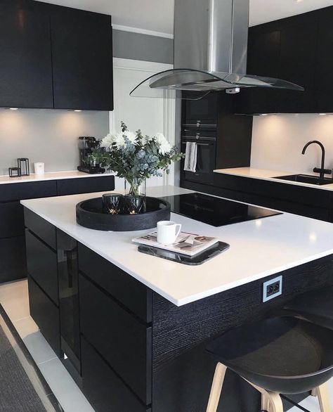 Black Vibe, Kitchen Styling Modern, Modern House Interior, Black Interior Design, Kitchen Ideas Modern Luxury, Dream House Rooms, White Modern Kitchen, Dark Interiors, Modern Kitchen Design Luxury