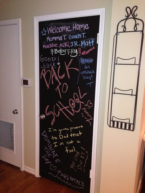 Chalk Board Door created with chalk door paint!  Super easy and great! Black Chalk Paint Wall Ideas, Chalkboard Door Ideas, Chalk Board Door, Door Art Bedroom, Painted Bedroom Doors, Dorm Room Doors, Chalkboard Door, Black Painted Walls, Room Door Decorations