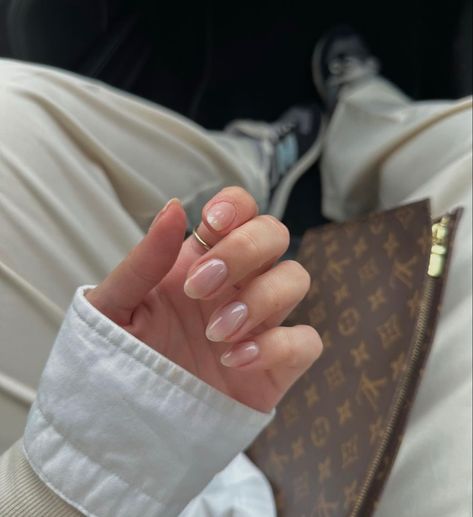 @karolinamalisova nails clear polish fresh nails clean girl aesthetic Clwan Girl Asthetic, Clear Manicure, Nails Clean Girl, Fresh Nails, Nails Clear, Nails Clean, Cute Short Nails, Clean Girl Aesthetic, Clear Nail Polish