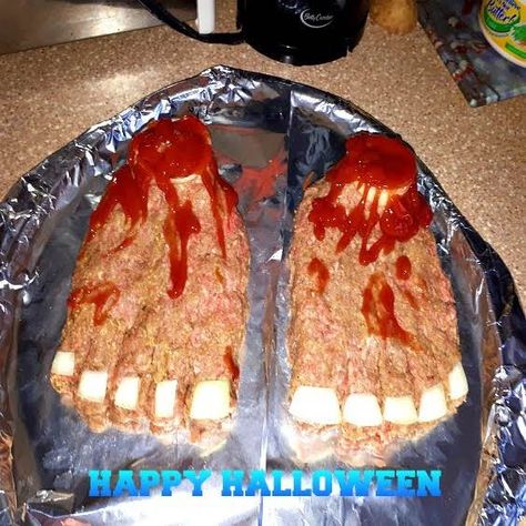 Ghoulishly Gross Feet-loaf Meatloaf Recipe Meatloaf Halloween, Halloween Meatloaf, Meatloaf Cupcakes, Easy Halloween Party Food, Spooky Food, Seasonal Treats, Meatloaf Recipe, The Onion, Food Club