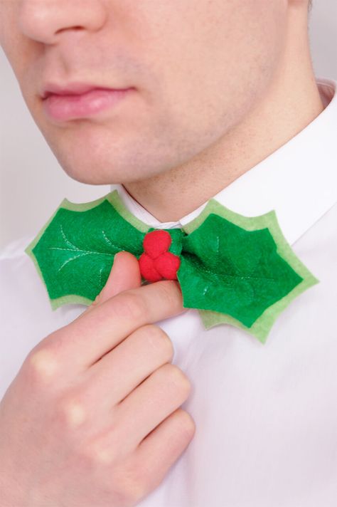 Bows For Presents, Crafts For Men, Bow Tie Tutorial, Tie Tutorial, Diy Gifts For Men, Handmade Christmas Crafts, Men Birthday, Diy For Men, Christmas Projects Diy