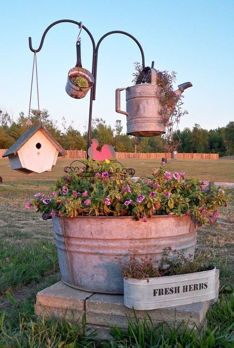 flower bed ideas front of house,front yard flower bed ideas,front yard landscaping ideas,landscaping Farmhouse Yard Decor, Pretty Landscaping, Barn Landscaping, Yard Flower Bed Ideas, Front Yard Flower Bed Ideas, Garden Tubs, Door Planters, Front Yard Flower Bed, Design A Garden