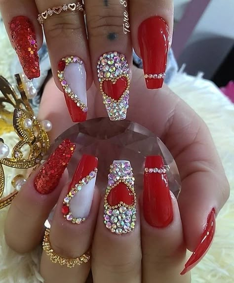 Cute February Nails, Cute Heart Nails, Valentine Nail Designs, Spring Nail Inspiration, Valentine Nail, Valentines Day Nail, February Nails, Nails Design With Rhinestones, Nails 2024