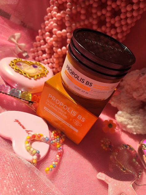 Unikitty Korean Beauty 🇺🇦 : SOME BY MI - Propolis B5 Glow Barrier Calming Crea... Some By Mi, Take Care Of Your Skin, Raspberry Ketones, Melaleuca Alternifolia, Royal Jelly, Skin Glow, Manuka Honey, Xanthan Gum, K Beauty