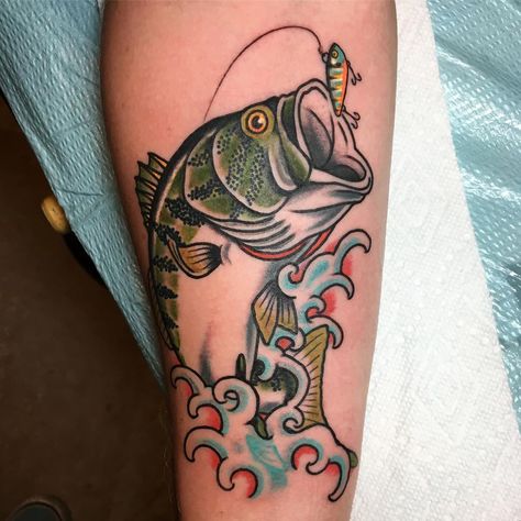 Drew Wilson on Instagram: “Largemouth Bass that I made tonight for Lincoln. That’s probably my favorite little lure I’ve ever tattooed! More like this please!!…” Fishing Lure Tattoo, Georgia Tattoo, Bass Tattoo, Bass Fishing Tattoo, Small Fish Tattoos, Trout Tattoo, Koi Tattoo Sleeve, Fishing Tattoo, Hunter Tattoo