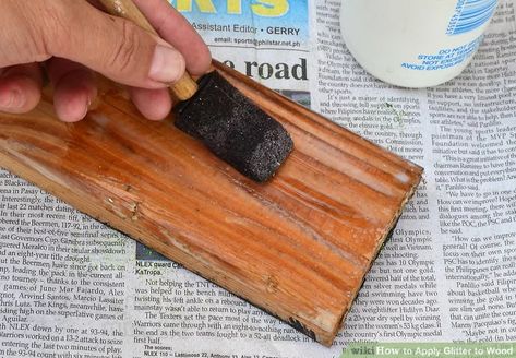 7 Ways to Apply Glitter to Wood - wikiHow Outdoor Wood Projects, Stump Table, Wood Logs, Glitter Paint, Outdoor Wood, Wood Board, Wood Decor, Painting On Wood, Wood Projects