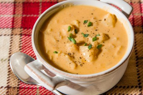 Marie Calendars, Marie Calendar, Potato Cheese Soup, Cheese Soup Recipe, Cheese Soup Recipes, Potato Cheese, Cheese Potatoes, Corn Chowder, Vegetarian Soup