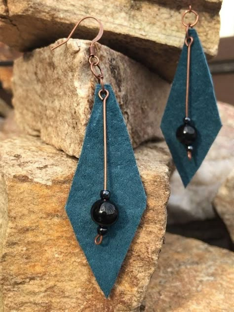 Jewelry Minimal, Denim Earrings, Handmade Leather Jewelry, Diy Leather Earrings, Leather Jewelry Diy, Leather Jewellery, Denim Jewelry, Jewelry Pearl, Pearl Bridal