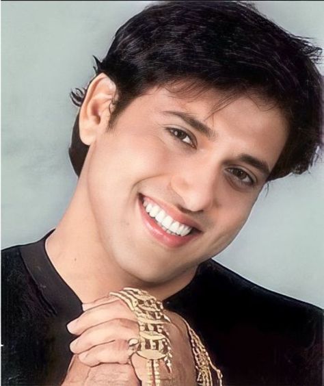 Govinda Actor Bollywood, Govinda Photo, Actor Govinda, Actor Bollywood, Bollywood Pictures, Latest Funny Videos, Actress Images, Man On The Moon, Madhuri Dixit