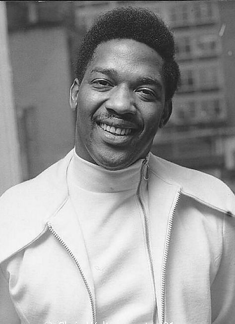 Edwin Starr (born Charles Edwin Hatcher; January 21, 1942 – April 2, 2003) was an American singer and songwriter. Starr was famous, most notably for the number one hit "War." He was born in Nashville, Tennessee. Soul Train Dancers, Edwin Starr, School Magic, White Celebrities, Motown Records, Soft Music, Male Singers, Gentlemen's Club, Smokey Robinson