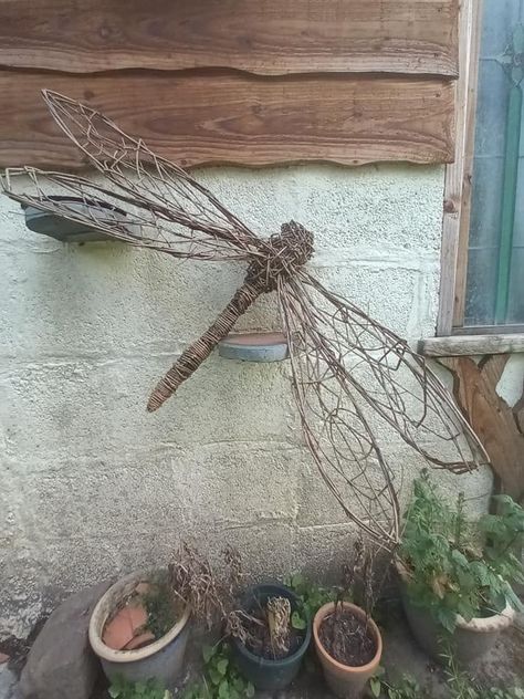 large bee, woven willow, natural, pollinator, handmade, sculpture, made to order Twig Art, Willow Weaving, Branch Art, Handmade Sculpture, Butterflies And Dragonflies, Front Porch Christmas Decor, Garden Art Sculptures, Rustic Garden Decor, Nature Crafts