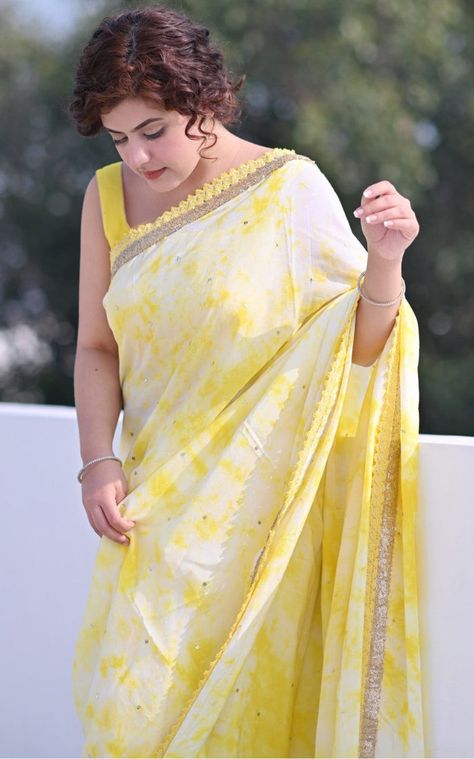 Yellow Organza Saree, Shimmer Saree, Modern Saree, Set Saree, Kaftan Maxi Dress, Saree For Women, Shibori Tie Dye, Blouse Saree, Party Wear Saree