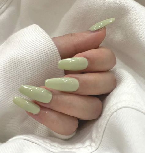 Oval Gel Nails, Stiletto Nails Short, Sponge Nails, Mint Green Nails, Mint Nails, Green Moonstone, Chrome Green, Green Acrylic Nails, Pastel Nails Designs