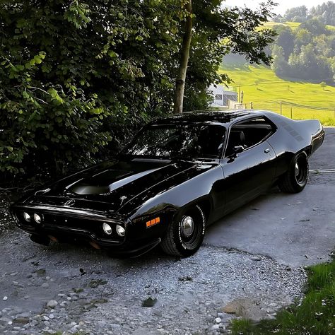 Bespoke Cars, Cars Drive, Plymouth Road Runner, Old Muscle Cars, Carros Vintage, Mopar Muscle Cars, Plymouth Roadrunner, Cars Usa, Classic Cars Trucks Hot Rods