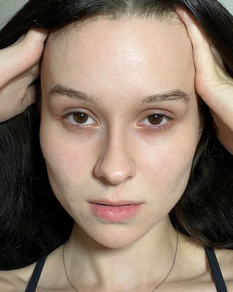 Woman With No Makeup, Model Face Without Makeup, No Makeup Headshots, Women With No Makeup, People Without Makeup, Face With No Makeup, No Makeup Girl, Girls Without Makeup, Women Without Makeup