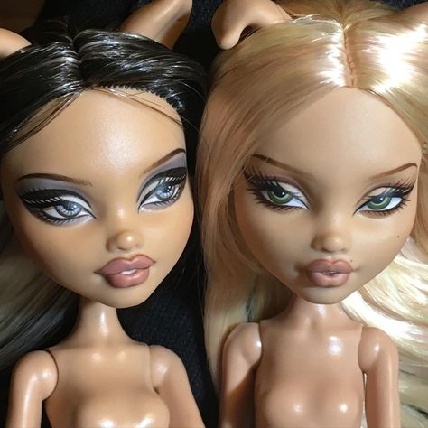 Lolliword✨ (@lwrepaints) • Instagram photos and videos Ooak Dolls Monster High, Monster High Doll Repaint, Dolls Aesthetic, Doll Customization, Arte Monster High, Barbie Outfits, Custom Monster High Dolls, Doll Aesthetic, Monster High Custom