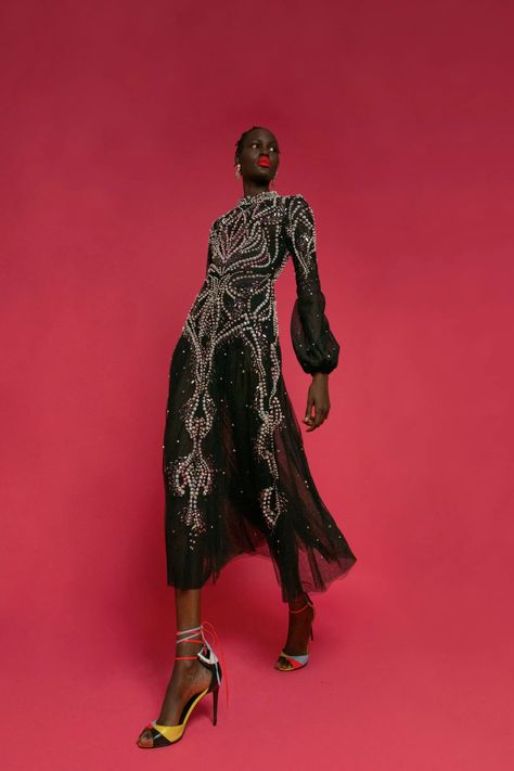 Bibhu Mohapatra Resort 2023 Fashion Show | Vogue Vogue Runway 2023, Runway 2023, Resort 2023 Fashion, Bibhu Mohapatra, Dreamy Gowns, Pre Fall Fashion, Cruise Fashion, Resort 2023, Hi Fashion