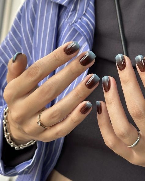 Sly Blue Nails, Self Gel Nail, Vintage Nail Art Ideas, Self Nail Ideas, Plaid Short Nails, Cool Color Nails, Blue And Brown Nails Designs, Both Hands Different Color Nails, Own Nails Design