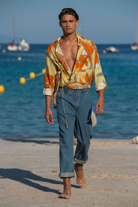 Jacquemus Mens, Jacquemus Menswear, Men Fashion Show, Mens Spring Fashion, Male Fashion Trends, A Love Letter, Mens Fashion Week, Mens Pants Fashion, Mens Winter Fashion