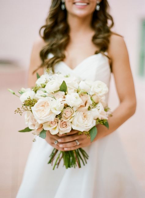 White Peach Wedding Bouquet, Round Bride Bouquet, White And Peach Bridal Bouquet, White And Peach Rose Bouquet, White Blush Peach Wedding Flowers, Traditional Wedding Bouquet, Peach And White Wedding, Peach Bridal Bouquet, Flowers September