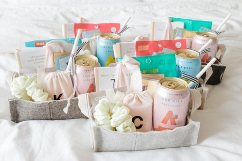 girl's weekend gift baskets — emelbe design Slumber Party Gift Baskets, Girls Weekend Gifts Ideas, Bachelorette Basket Ideas, Girls Weekend Ideas Gifts, Girls Weekend Gift Bags Ideas, Girls Weekend Goodie Bags, Bachelorette Basket, Girls Trip Goodie Bags Ideas, Bachelorette Gift Basket