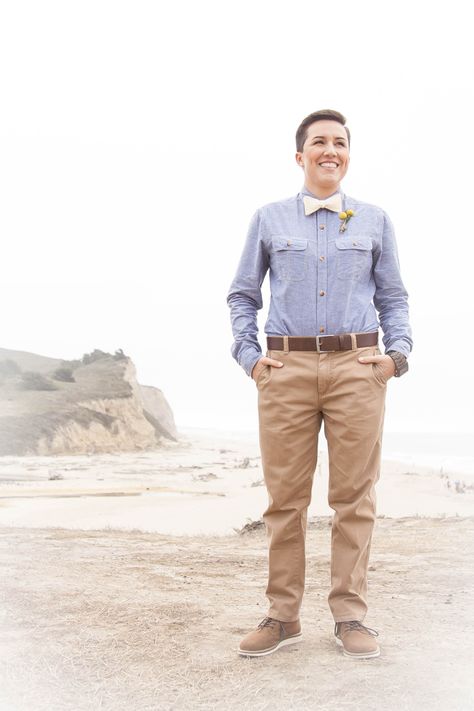 Lesbian wedding attire. Lesbian wedding. California beach wedding. San Gregorio state beach. Half Moon Bay, California. Photo: Lindsey Nadine Photography Wedding Pants Outfit, Andro Style, California Beach Wedding, Beach Wedding Outfit, Taylor Wedding, Wedding Pants, Bride Attire, Wedding California, San Gregorio