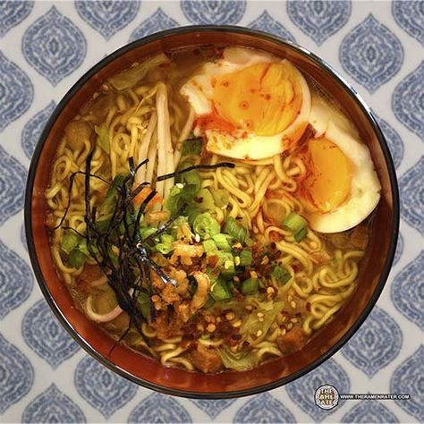 Sapporo Ichiban Ramen Recipes, Sapporo Ramen, Curry Ramen, Fried Noodles, Instant Ramen, Asian Soup, Ramen Recipes, Instant Noodle, Breakfast Tacos