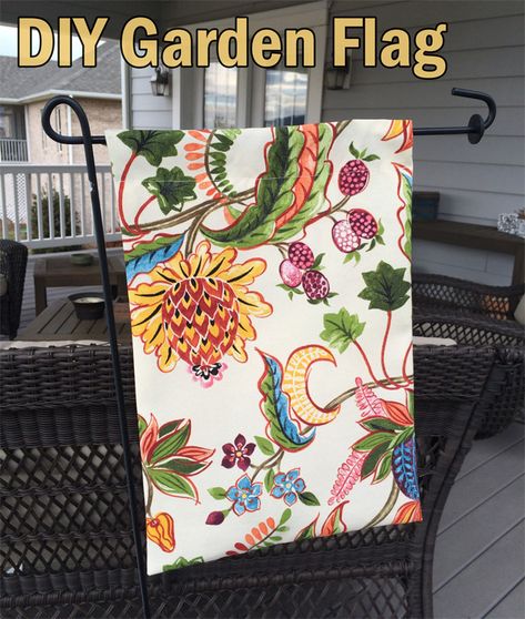 Yard Flags Diy, Diy Garden Flag, East Coast Winter, Take Them A Meal, Garden Flag Diy, Flag Diy, Burlap Garden Flags, Enjoy Winter, Outdoor Decorating