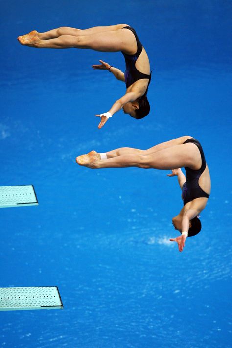 Springboard Diving, Olympic Diving, High Diving, Diving Springboard, American Athletes, Diving Board, Beijing Olympics, Capture Moments, Olympic Sports