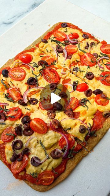 Quinoa Crust, Vegan Budget, Dairy Free Pizza, Healthy Vegan Dinner, Instagram Recipes, Plant Based Diet Recipes, Eating Healthier, Cashew Cheese, Bless The Food