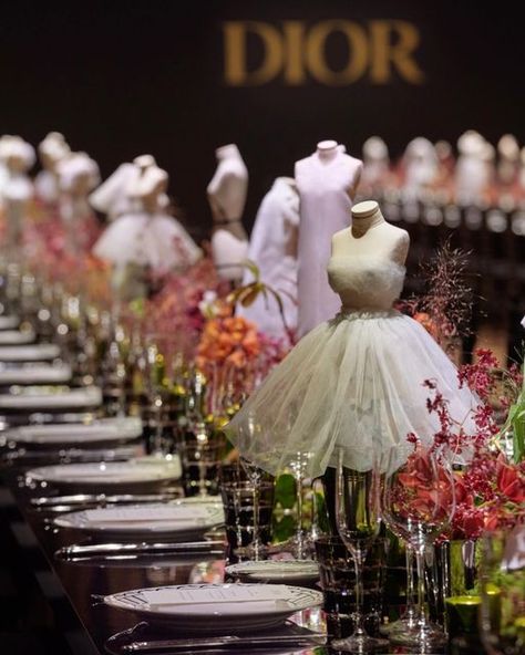 Dior Designer Of Dreams, Creative Collaboration, Christian Dior Designer, House Of Dior, Dior Dress, Dior Designer, Haute Couture Dresses, Elegant Dinner, Museum Of Contemporary Art