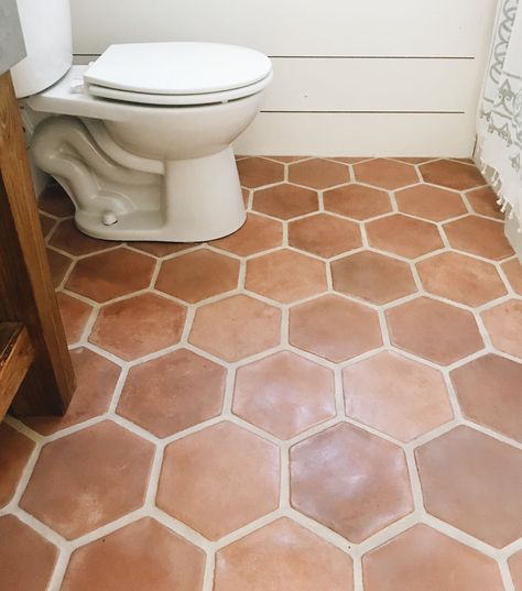 Modern Bathroom Hexagon Tile, Terracota Tiles Floor Modern, Bathroom Black Hexagon Tile, Hexagon Tile Bathroom Shower Wall, Bathroom Terracotta Floor, Terracotta Bathroom Floor, Black Hexagon Tile Bathroom, Hawaii Bathroom, Backsplash Hexagon