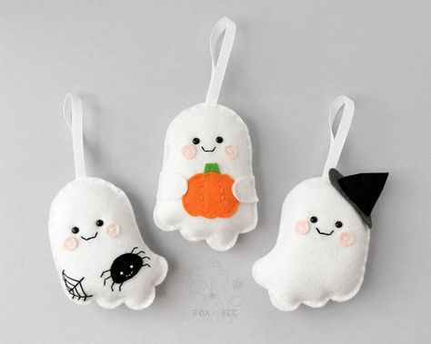 Little Ghost Felt Decorations, 3 Designs, Spoopy Ghosts, Handmade Felt Halloween Decorations, Perfect Gift - Etsy UK Halloween Gifts For Best Friend, Halloween Box Decorations, Felt Halloween Decorations, Fall Felt Crafts, Felt Halloween Ornaments, Felt Ghost, Halloween Felt Crafts, Handmade Halloween Decorations, Halloween Countdown Calendar