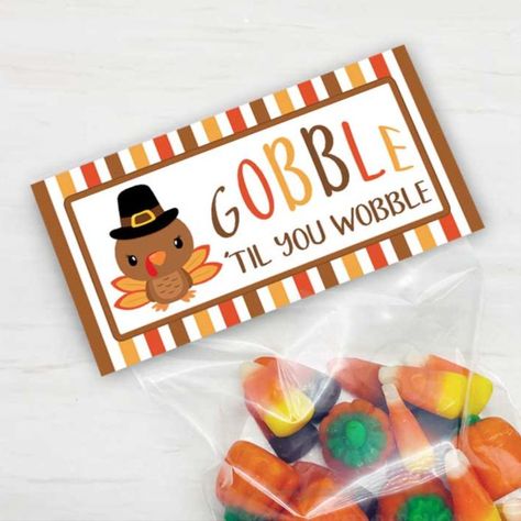 printable gobble til you wobble thanksgiving cookie or candy bag toppers Thanksgiving Bag Toppers, Thanksgiving Name Cards, Thanksgiving Turkey Cookies, Turkey In A Bag, Candy Bag Toppers, Favor Bag Toppers, Gobble Til You Wobble, Christmas Topper, Turkey Craft