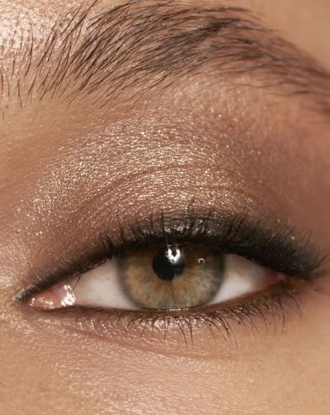 Victoria Beckham on Instagram: “Golden eye. A sweet and simple @victoriabeckhambeauty smoky eye with the perfect amount of sparkle for the weekend ✨✨” Kajal Liner, Victoria Beckham Beauty, Black Cocoa, Formal Makeup, Smink Inspiration, Makati, Makeup Eyeliner, Pretty Makeup, Girls Makeup